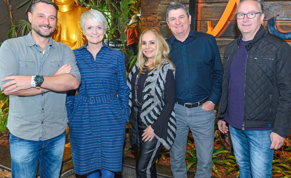 Fábio Pacheco, presidente, Eviete Dacol, diretora de marketing, Sonia Elias, da Ton Sur Ton, Wilson Elias, diretor financeiro e Nelson Luiz Calcagnotto, da Florense