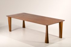 Mesa de jantar Torna, de Eduardo Trevisan para Msul Móveis