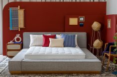 Cama Nuvem: a base recebeu uma textura marcada na cor cinza a pedido da arquiteta Talita Nogueira