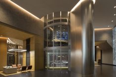 Porsche Design Tower | Miami (EUA) - Para esse projeto, a Dezer Development criou o Dezervator, sistema que leva carro e morador ao apartamento.